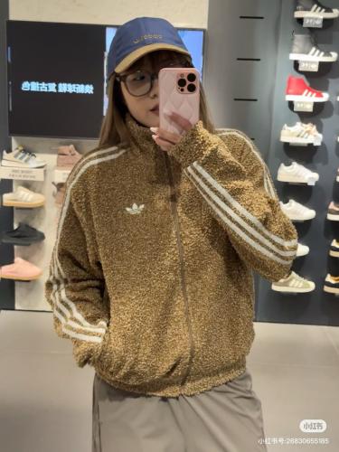 جاكيت adidas