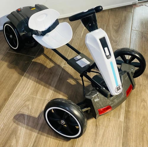 سياره كهربائيه