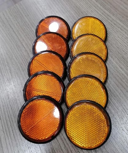 عاكس ضوء واحد فقط (اصفر)