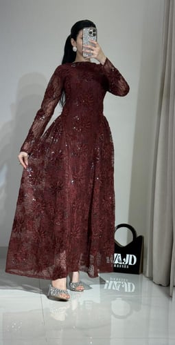 فستان مناسبات دانتيل باللون الخمري