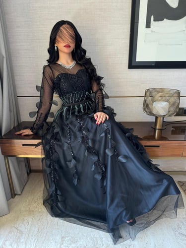 فستان سهرة مطرز يدوي