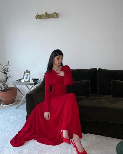 فستان ناعم لكرى كم طويل