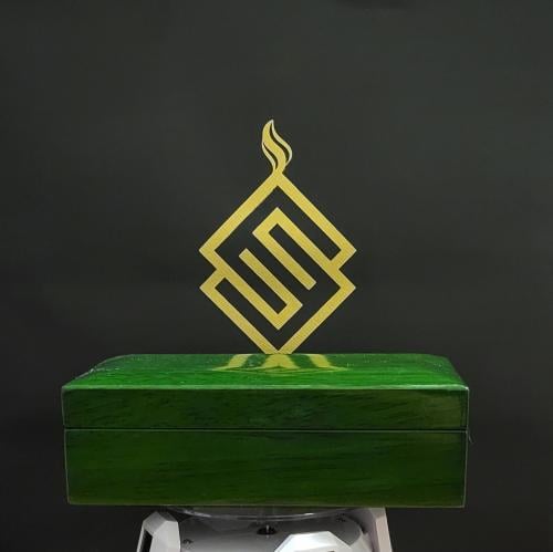 علبة خشبية فاخرة (بدون تعبئة)