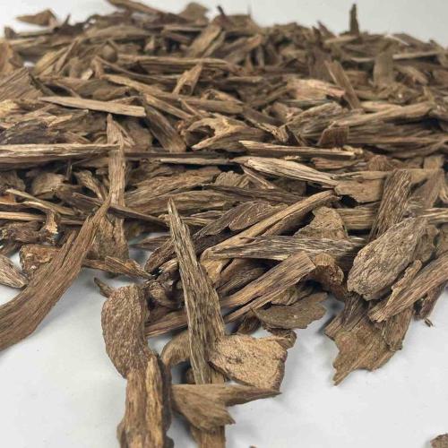 عود ماليزي دقه وقشور (تولة 12 جرام)