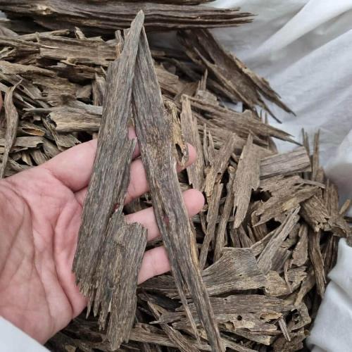 عود هندي سيوفي (تولة 12 جرام)