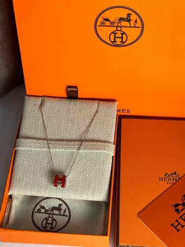 سلسال هيرمز الجديد مع ملحقات