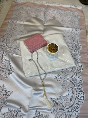 سجادة صلاة مع شرشف صلاة