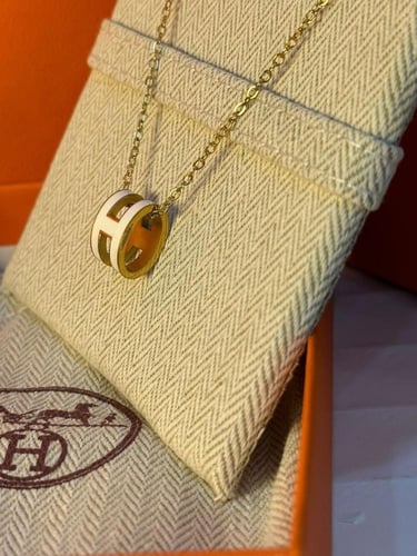 سلسال هيرمز الجديد مع ملحقات