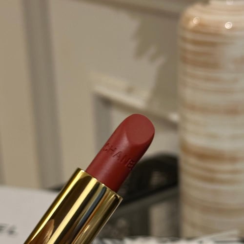 مجموعة شانيل (روج + كريم) مع ملحقاته