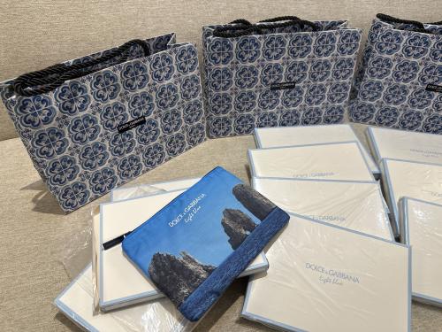 محفظة مكياج من دولتشي اند غابانا
