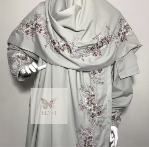 سجادة و شرشف صلاة و بيت مصحف