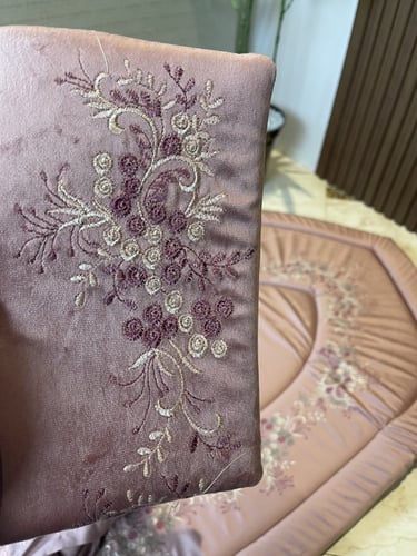 سجادة و شرشف صلاة و بيت مصحف