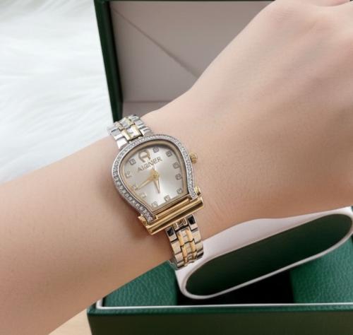 AIGNER نسائي ذهبي فضي