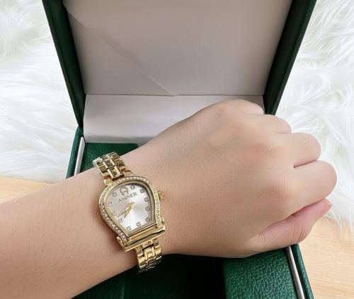 AIGNER نسائي ذهبي