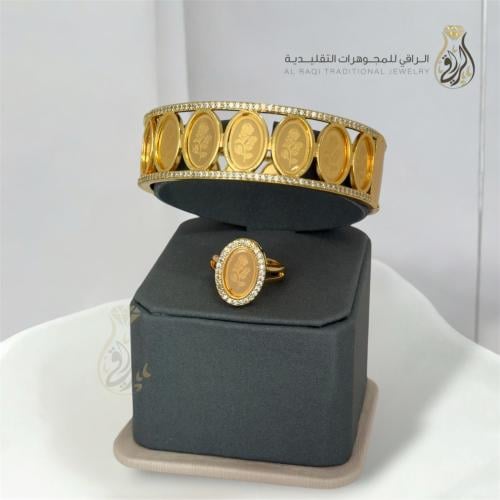 أسوارة وخاتم بتصميم النقش البيضاوي التراثي