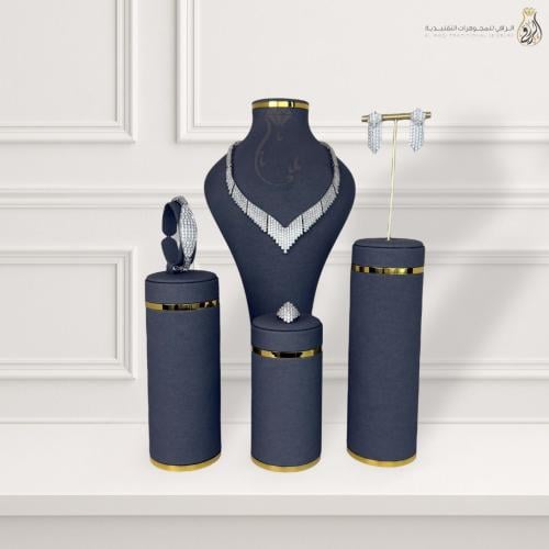 طقم بتصميم متدرج مرصع بزركون