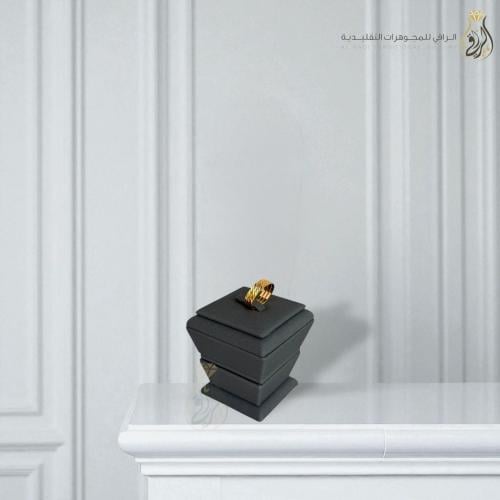 خاتم بنقشة هندسية