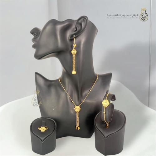 طقم سوميتا التراثي الذهبي
