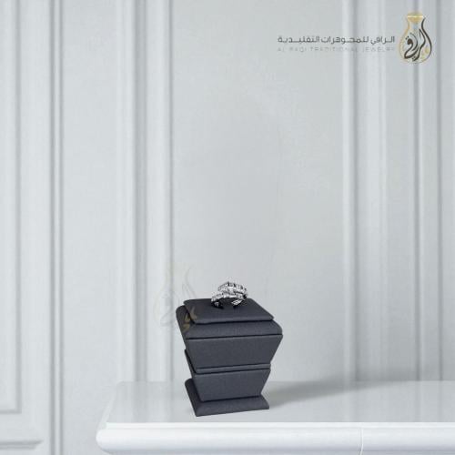 خاتم ألماسي فاخر بتصميم متدرج