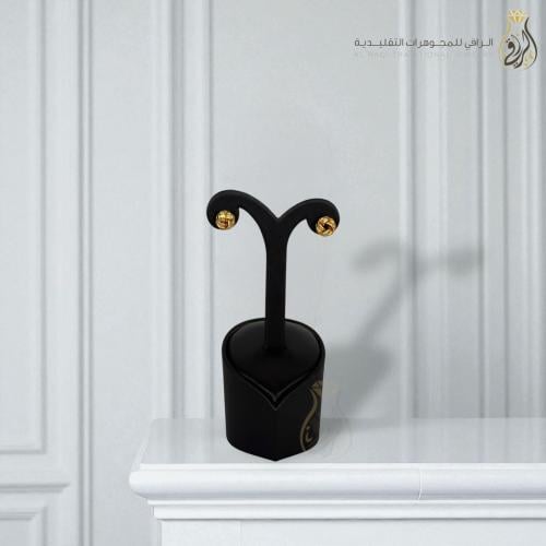 أقراط ذهبية كلاسيكية صغيرة