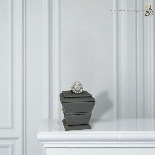 خاتم زركون بتصميم وردة متألقة