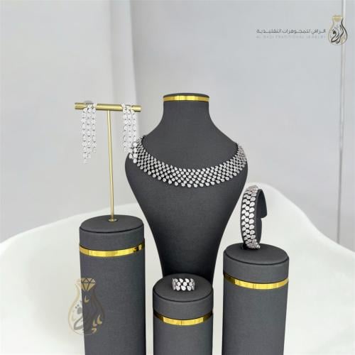 طقم بريق السحاب