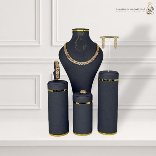 طقم بتصميم أوراق مرصع بزركون فاخر