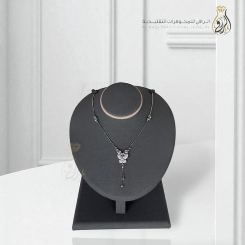 عقد الفراشة الكلاسيكي