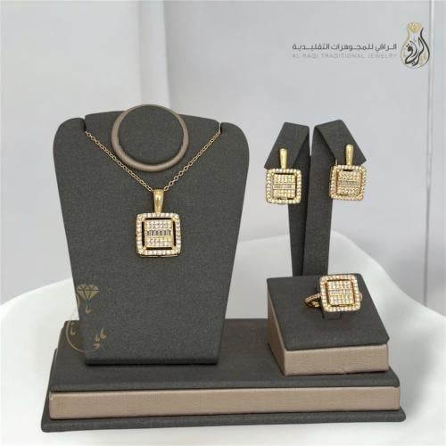 طقم مربعات الألماس