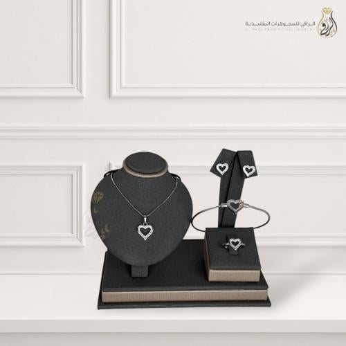 طقم مجوهرات تقليدي تصميم قلب مفتوح باللون الفضي