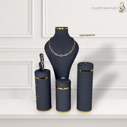 طقم بيضاوي مرصع بزركون فاخر