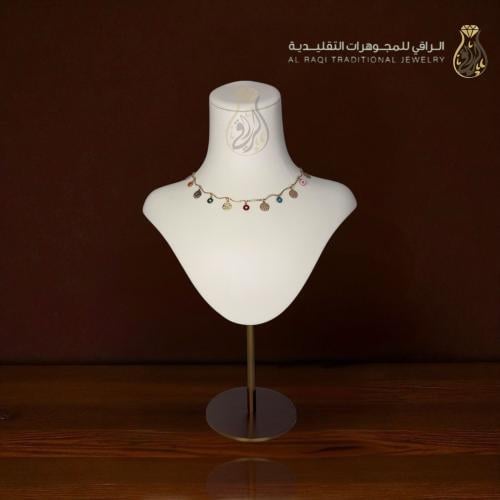 عقد الدوائر المزخرفة بالأحجار الملونة