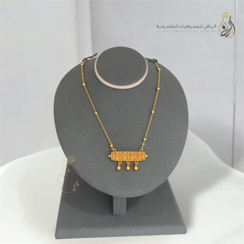 عقد تراثي ذهبي بنقوش فاخرة