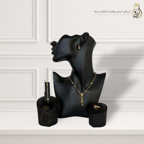 طقم نسائي أنيق