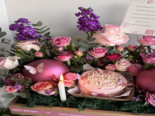 ستاند الميلاد الوردي