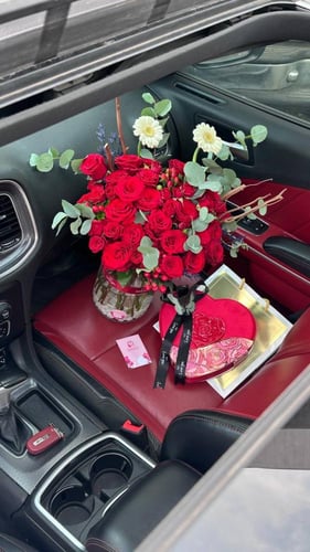 فازة يوم الحب مع شوكولاتة بستاني