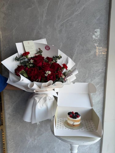 باقة السعادة مع كيكة جاناش