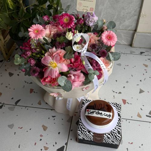 باقة فرح مع كيكة آني وداني