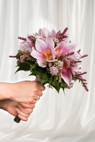 Blush Bloom Bride Bouquet - مسكة ورد الخجل