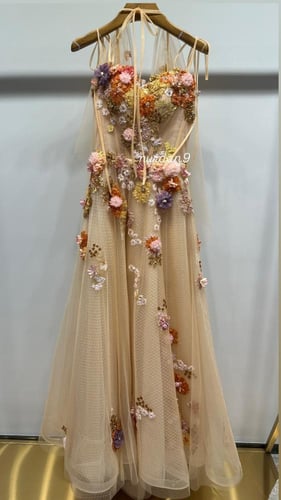 فستان بقماش فخم