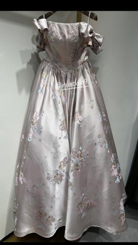 فستان بقماش فخم