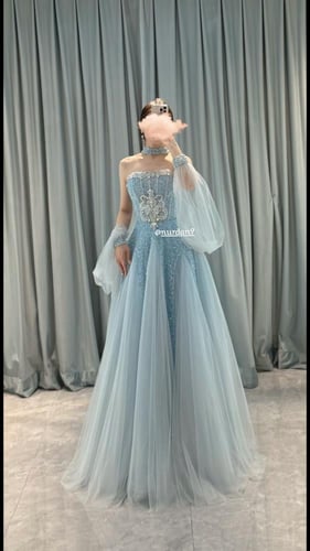 فستان راقي وفخم