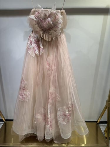 فستان ملكه فخم