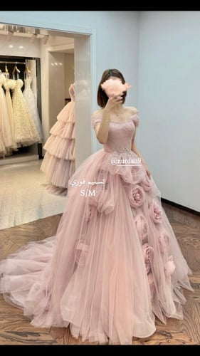 فستان وردي