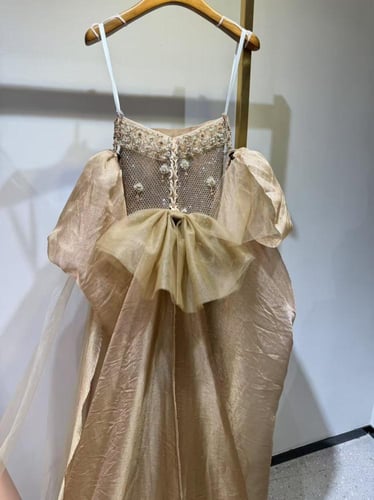 فستان ملكي مطرز