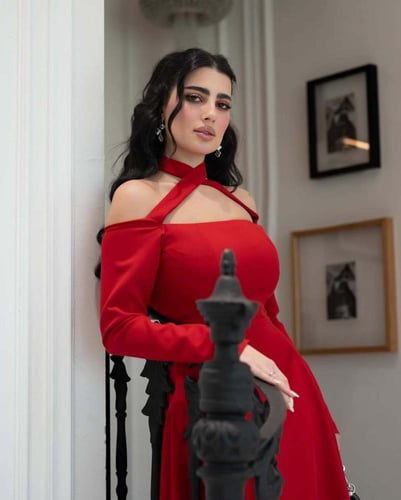 فستان احمر للعيد ناعم