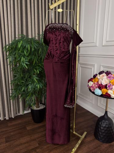 فستان مخمل كوري مطرز