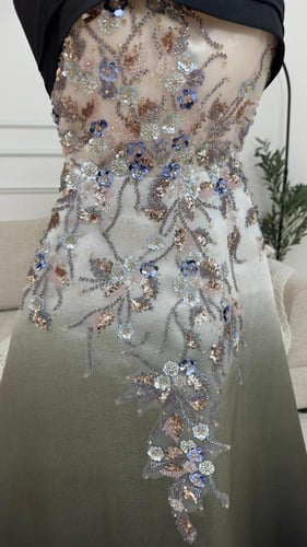 فستان ميكادو مع تطريز خرز