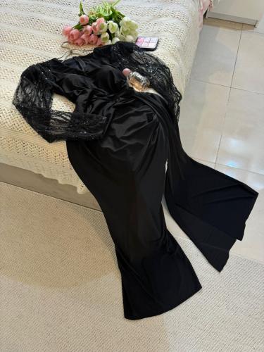 فستان لون اسود مميز وأنيق