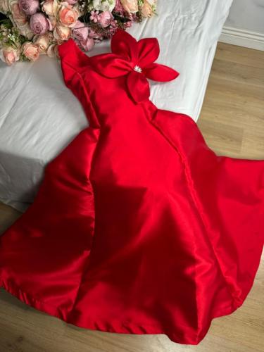 فستان فته احمر ناري مع وردة